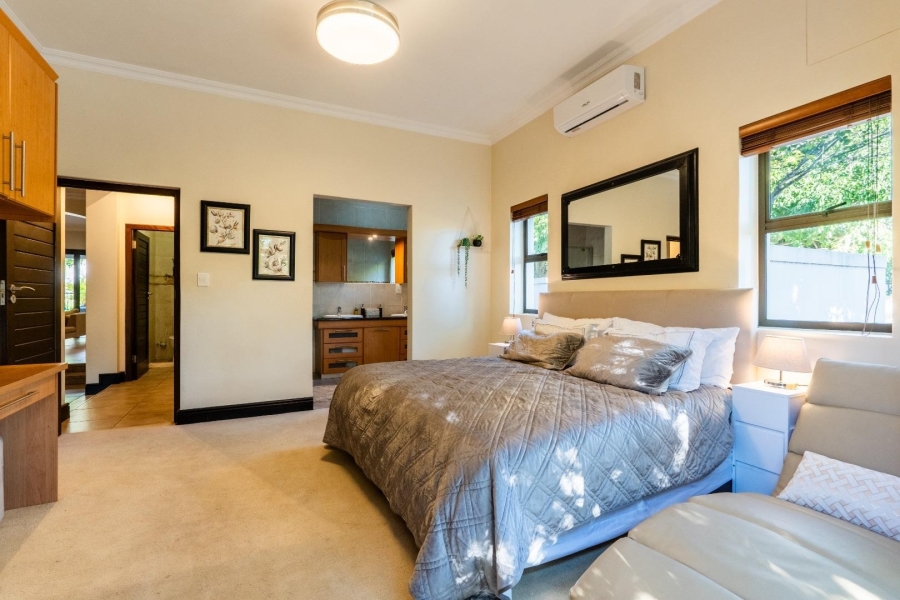To Let 4 Bedroom Property for Rent in Boschenmeer Golf Country Estate Western Cape